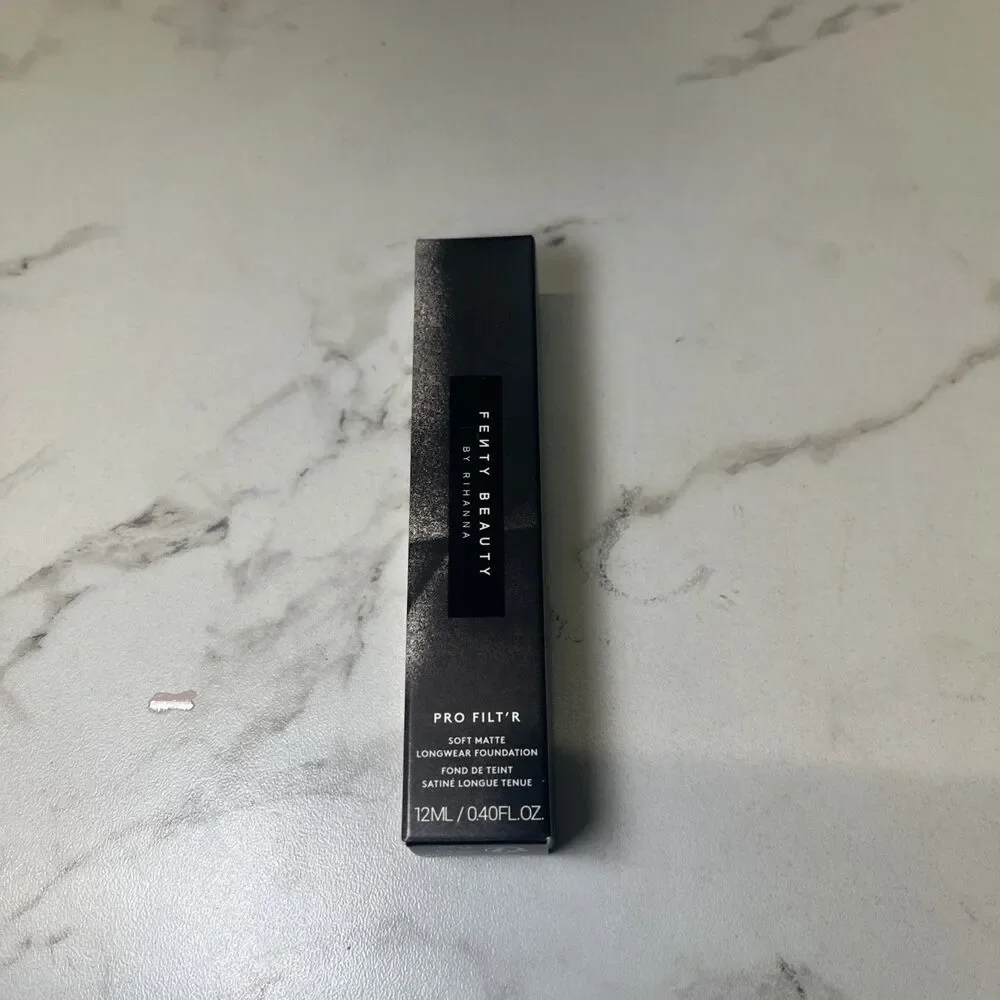 Fenty Beauty Pro Filt'r Soft Matte Longwear Foundation 0.40 fl oz / 12ml #390